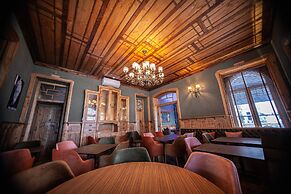 Storytellers Palace