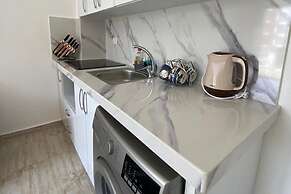1 Bed Apartment - Balcony, Pool, Parking
