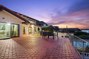 Magnificent Beachfront Mansion - Pool