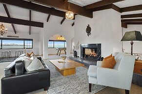 Magnificent Beachfront Mansion - Pool