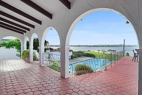 Magnificent Beachfront Mansion - Pool