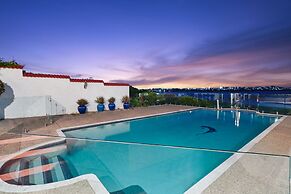 Magnificent Beachfront Mansion - Pool