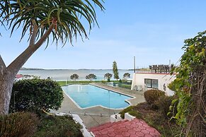 Magnificent Beachfront Mansion - Pool