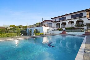 Magnificent Beachfront Mansion - Pool
