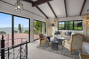 Magnificent Beachfront Mansion - Pool