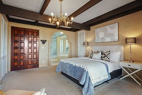 Magnificent Beachfront Mansion - Pool