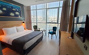 MILLS HOTEL
