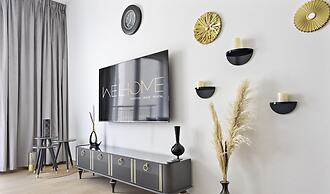 WelHome - Incredible Waterfront Apt With Mesmerizing views