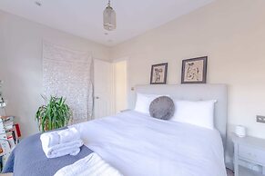 Airy & Modern 1BD Flat in Maida Vale