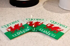 Just Stay Wales - Waterfront Townhouse