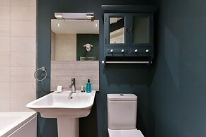 Just Stay Wales - Waterfront Townhouse