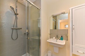 Just Stay Wales - Waterfront Townhouse