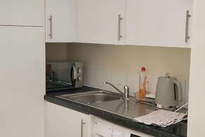 Apartment - Sleeps 2 - Parking - Wi-fi