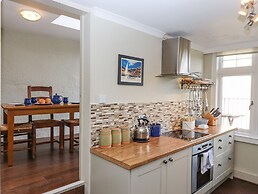 Early Mist Cottage