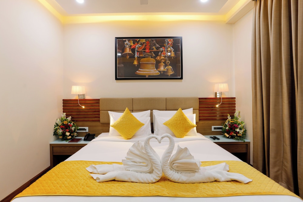 HOTEL DOLPHIN GRAND
