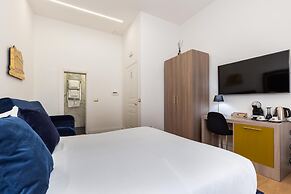Cavour LR Collection