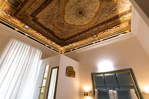 Cavour LR Collection