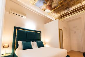 Cavour LR Collection