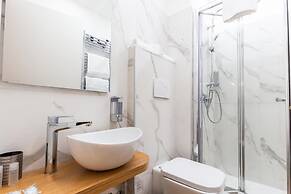 Cavour LR Collection
