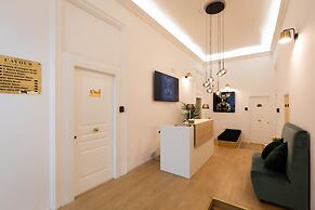 Cavour LR Collection