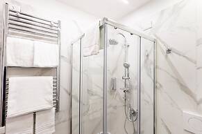 Cavour LR Collection