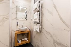 Cavour LR Collection