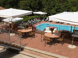 Residence con piscina a Monteverdi