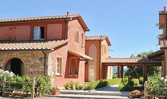 Residence con piscina a Monteverdi