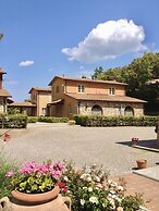 Residence con piscina a Monteverdi