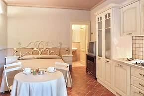 Residence con piscina a Monteverdi