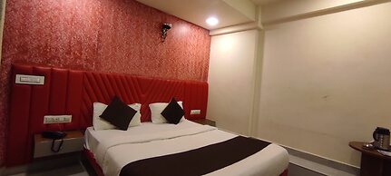 Hotel Avadh Palace