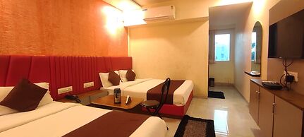 Hotel Avadh Palace