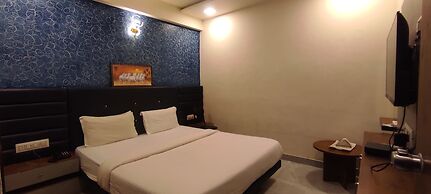 Hotel Avadh Palace