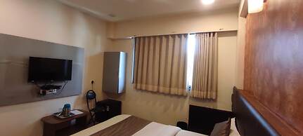 Hotel Avadh Palace