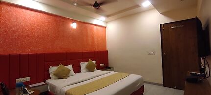 Hotel Avadh Palace