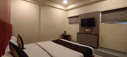 Hotel Avadh Palace