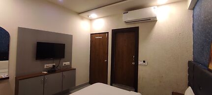 Hotel Avadh Palace