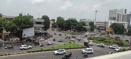 Hotel Avadh Palace
