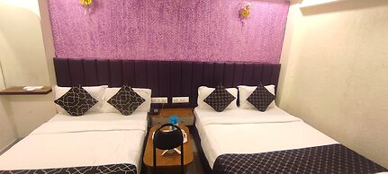 Hotel Avadh Palace