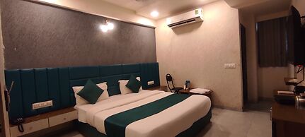 Hotel Avadh Palace