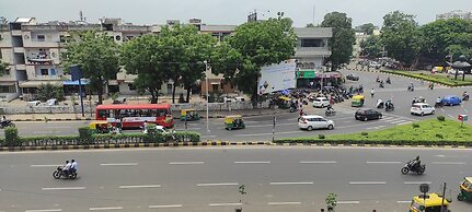 Hotel Avadh Palace