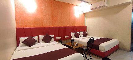 Hotel Avadh Palace