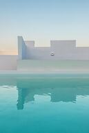 VOCA HOTEL & SUITES
