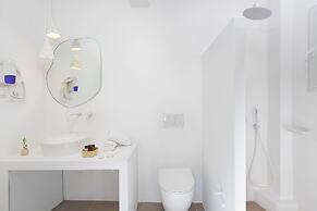 VOCA HOTEL & SUITES