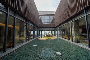 Pine Beach Golf Hotel