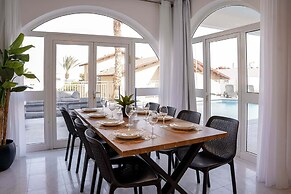 YalaRent Ivy Villa with Private Pool