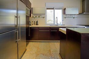 YalaRent Olive Tree Villa with Private Pool