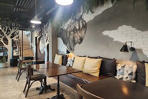 J Place Hotel