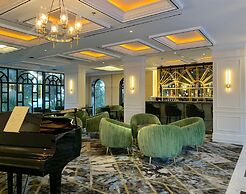 Grand Eska Hotel & Suite