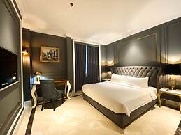 Grand Eska Hotel & Suite